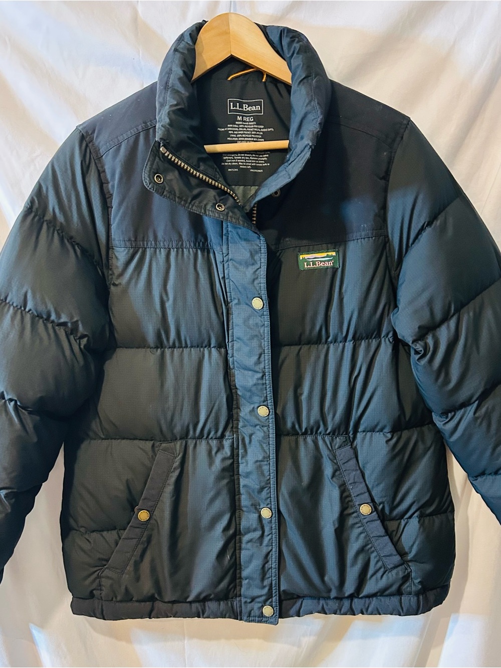 L. L. Bean Mountain Classic Down Puffer Jacket Black Snap & Zip Front Size M